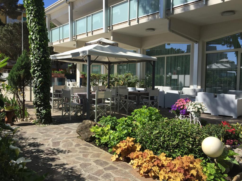 Hotel Sahara Milano Marittima Eksteriør bilde