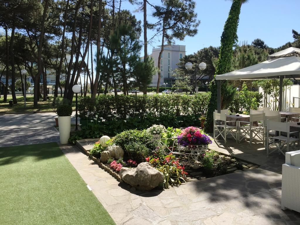 Hotel Sahara Milano Marittima Eksteriør bilde