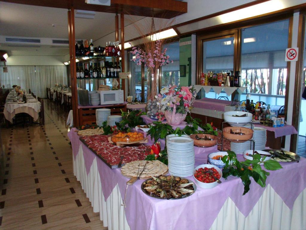 Hotel Sahara Milano Marittima Eksteriør bilde