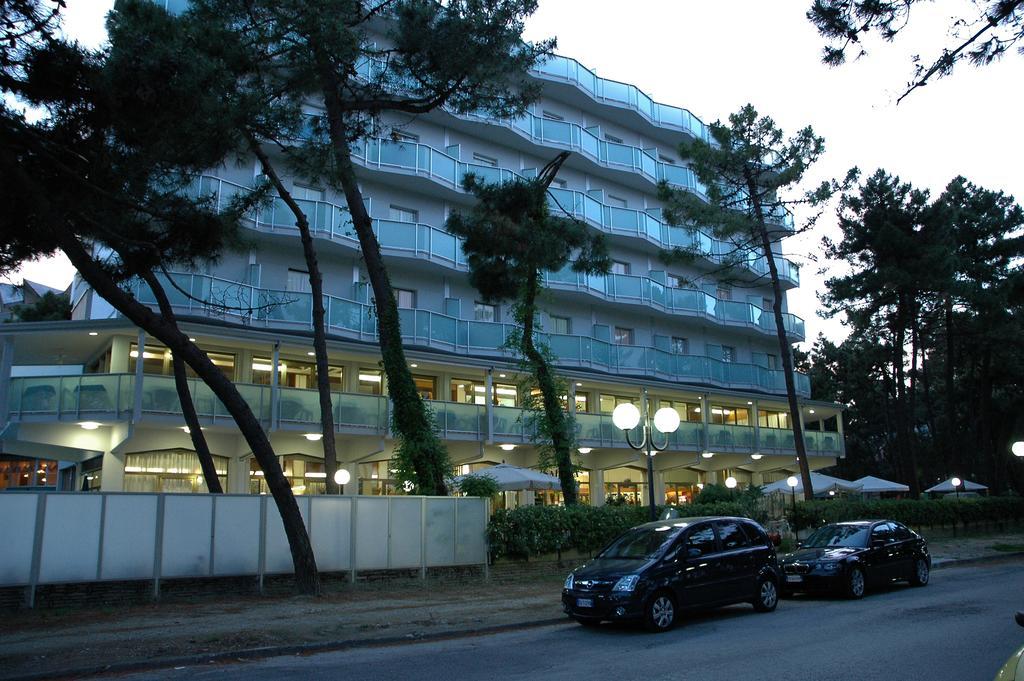 Hotel Sahara Milano Marittima Eksteriør bilde