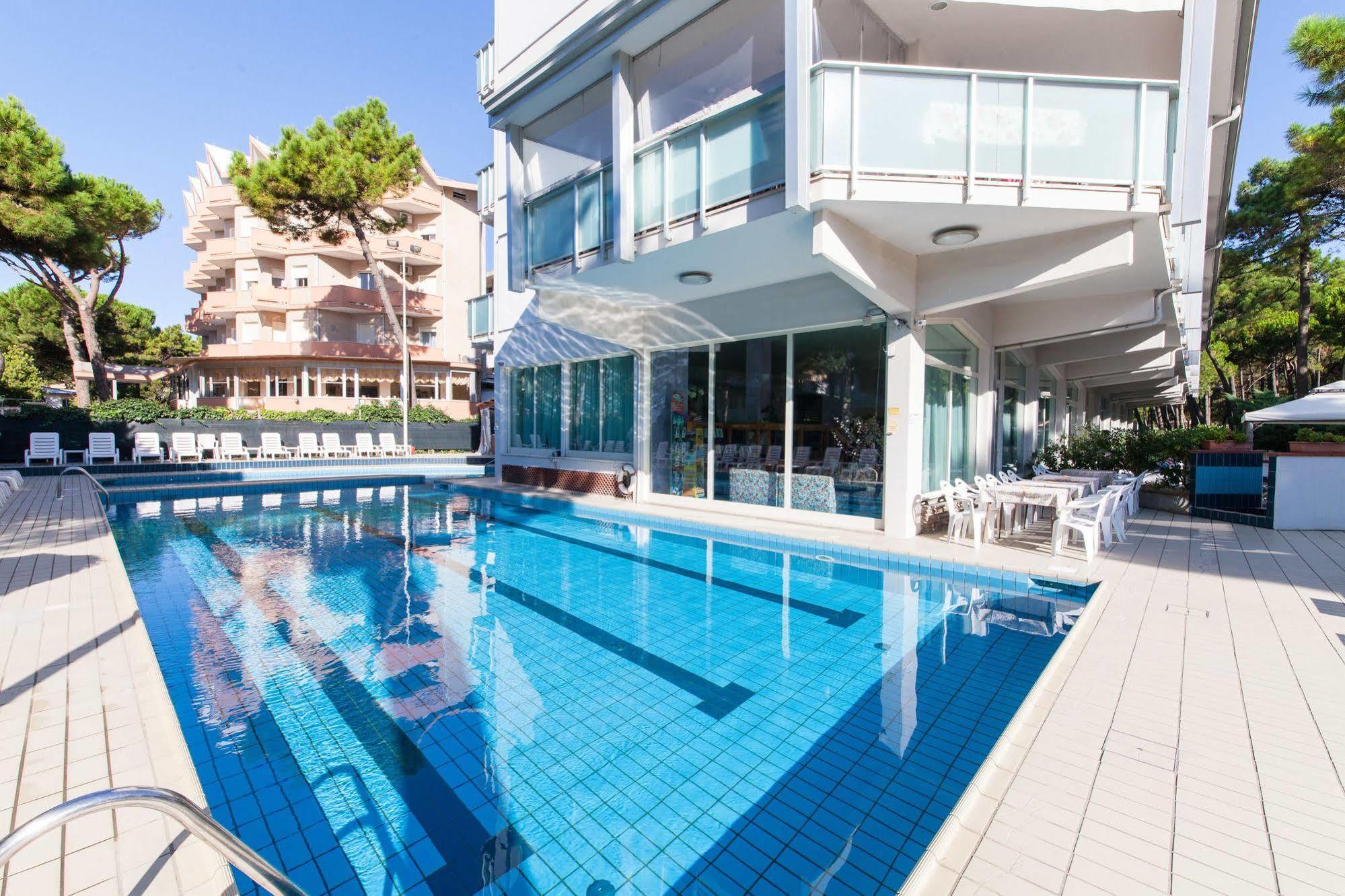 Hotel Sahara Milano Marittima Eksteriør bilde