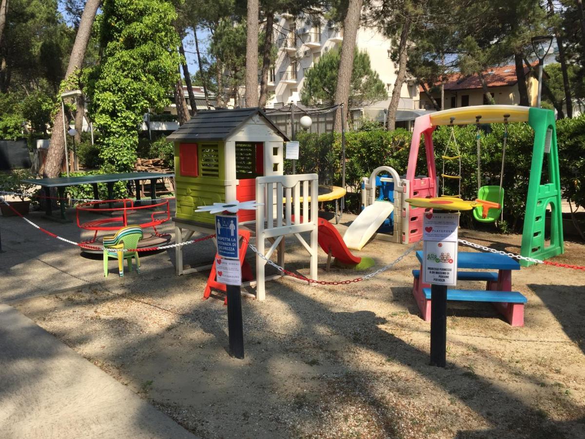 Hotel Sahara Milano Marittima Eksteriør bilde